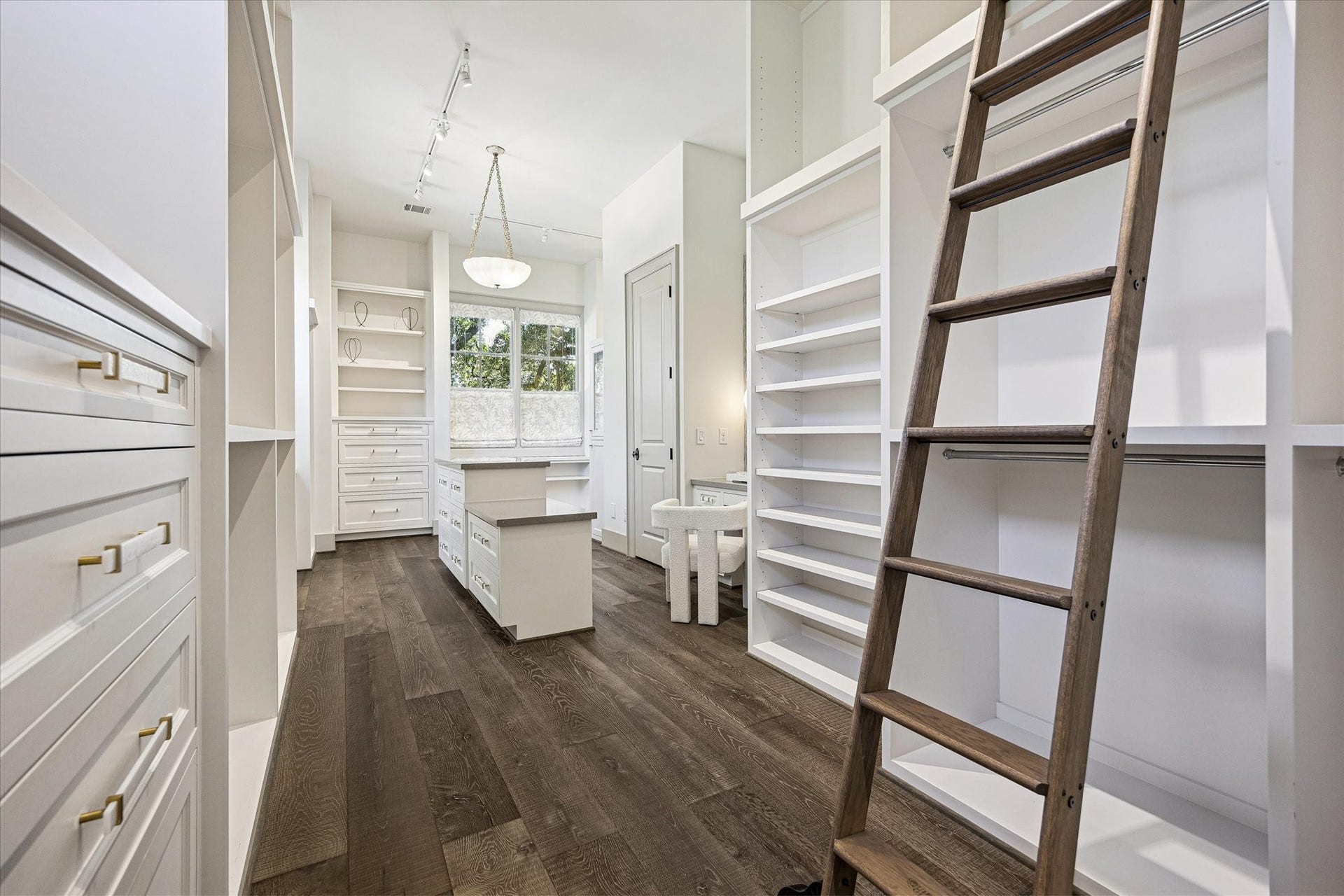 3402 Banbury Place, Houston, TX 77027 3402 Banbury Place, Houston, TX 77027