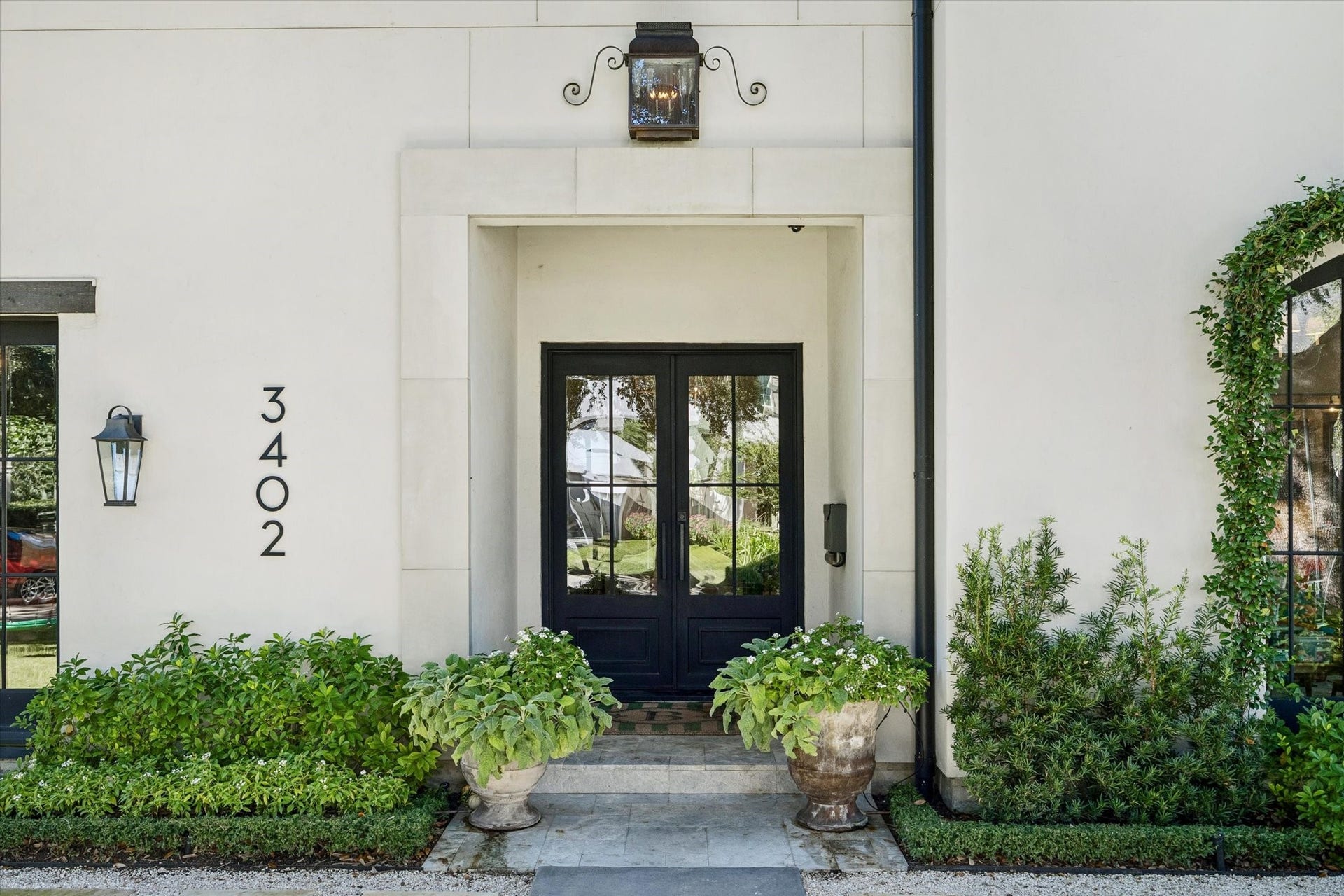 3402 Banbury Place, Houston, TX 77027 3402 Banbury Place, Houston, TX 77027