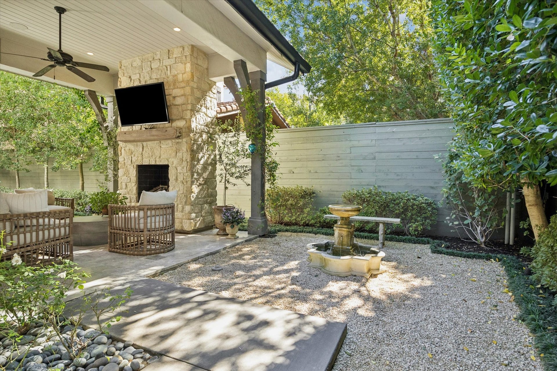 3402 Banbury Place, Houston, TX 77027 3402 Banbury Place, Houston, TX 77027