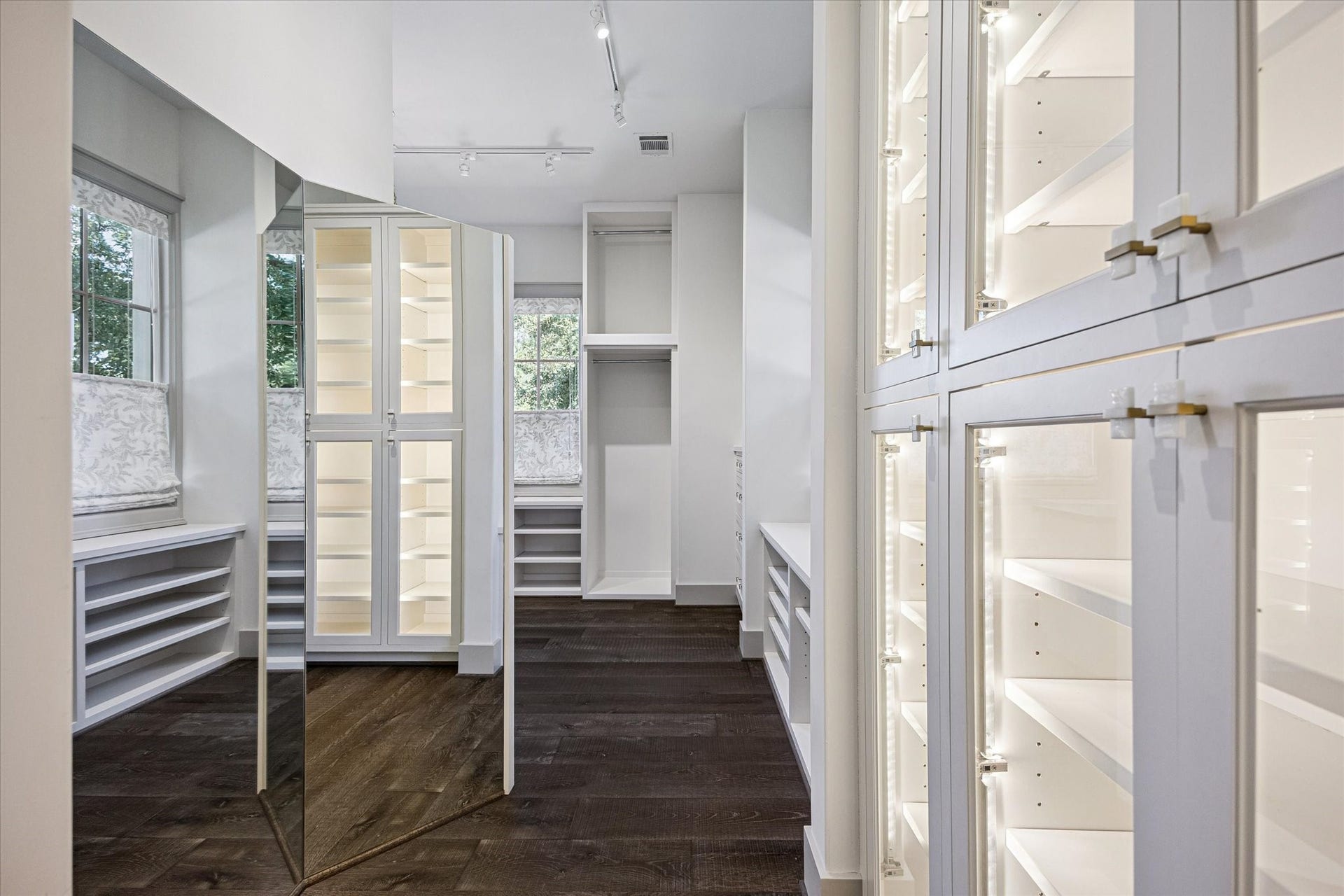 3402 Banbury Place, Houston, TX 77027 3402 Banbury Place, Houston, TX 77027
