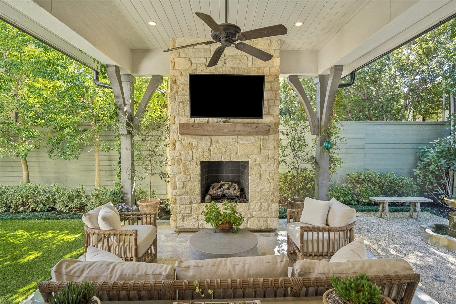 3402 Banbury Place, Houston, TX 77027 3402 Banbury Place, Houston, TX 77027