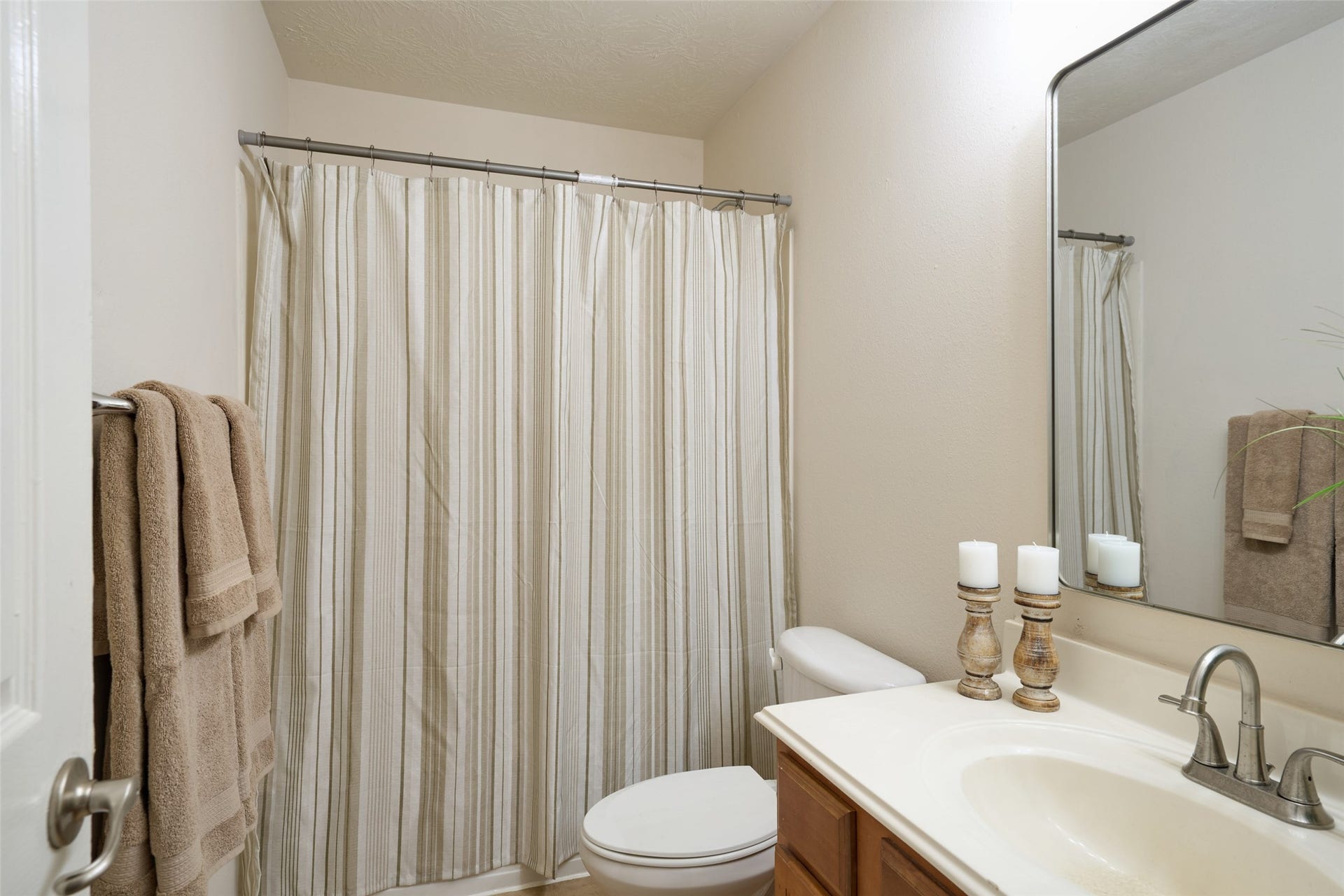4923 Forest Hurst Drive, Spring, TX 77373 4923 Forest Hurst Drive, Spring, TX 77373