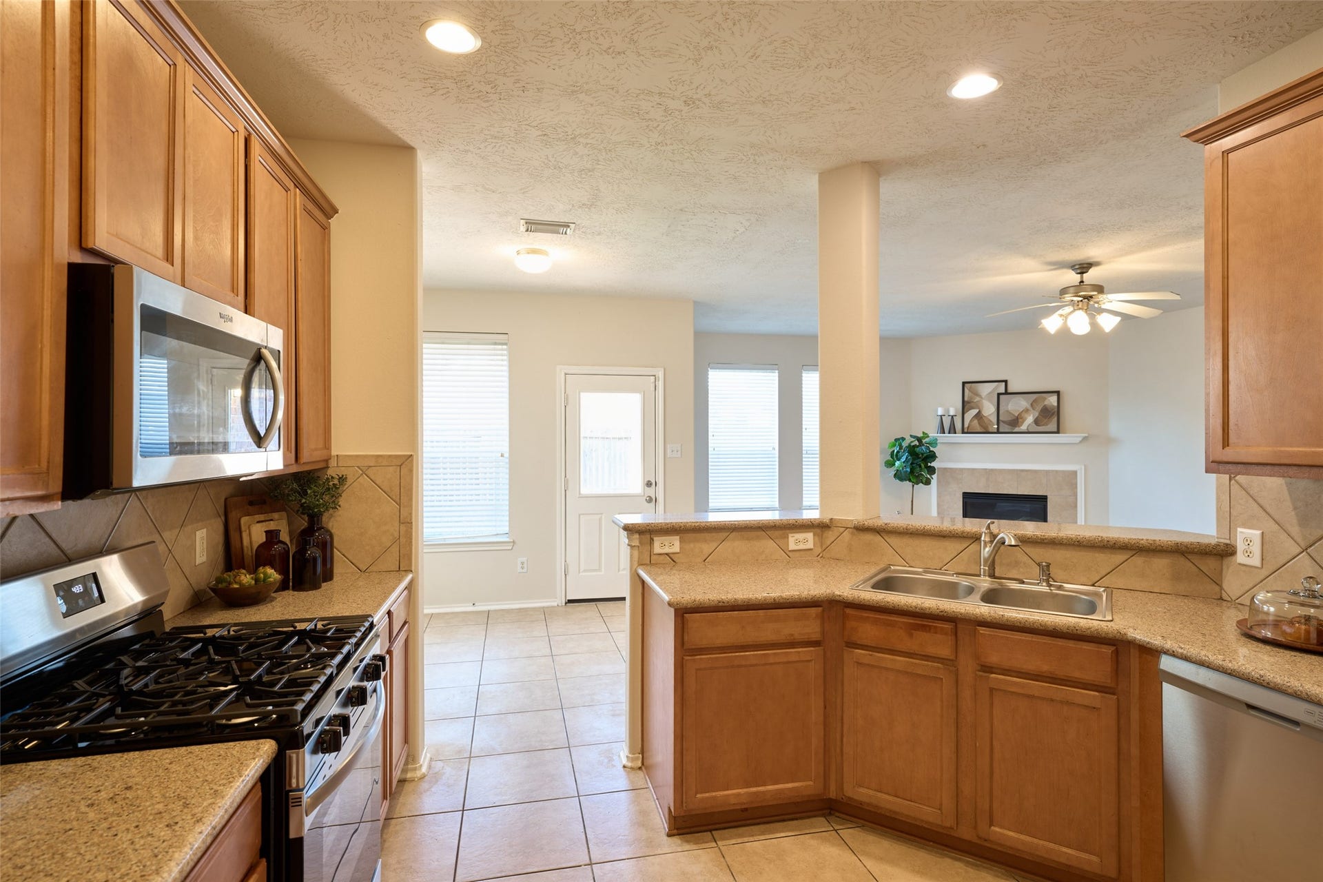 4923 Forest Hurst Drive, Spring, TX 77373 4923 Forest Hurst Drive, Spring, TX 77373