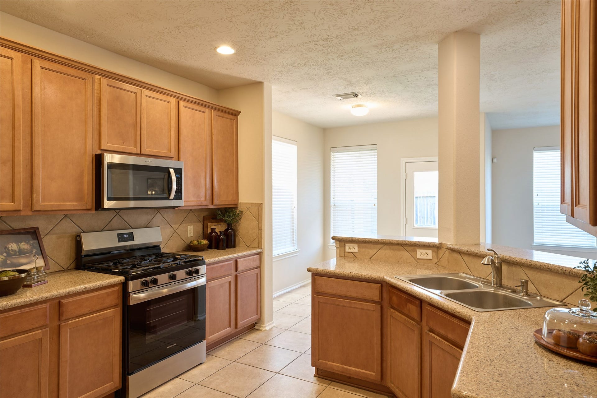 4923 Forest Hurst Drive, Spring, TX 77373 4923 Forest Hurst Drive, Spring, TX 77373