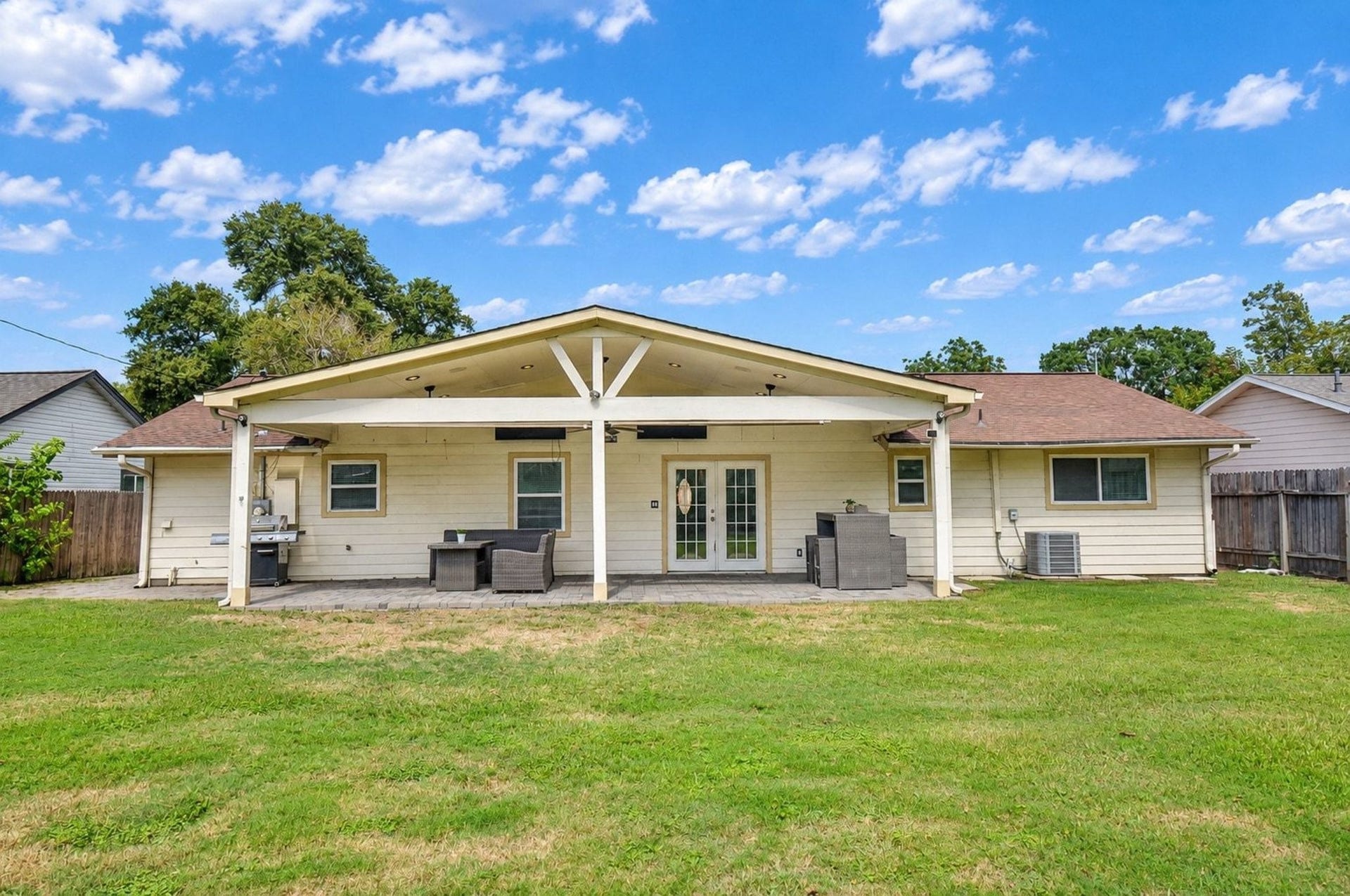 5515 Saxon Drive, Houston, TX 77092 Gorgeous covered patio with outdoor sound system.