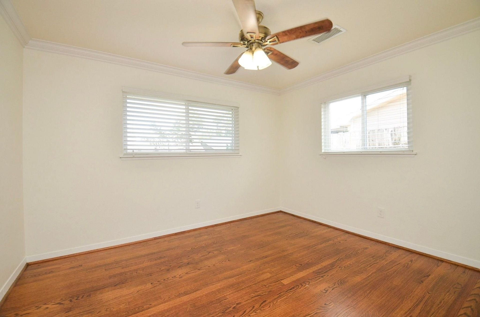 5515 Saxon Drive, Houston, TX 77092 Bedroom two.