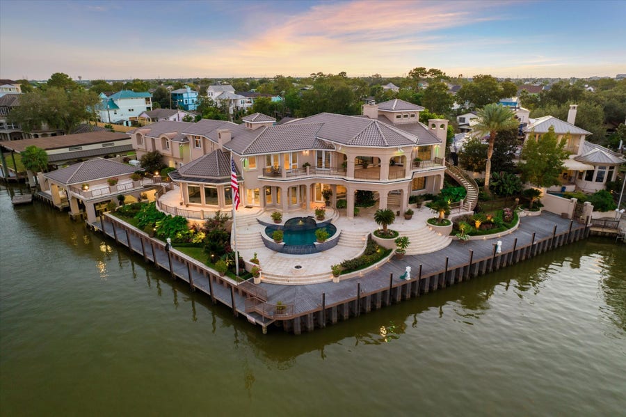 Property photo for 112 Bayou Lane, Kemah, TX