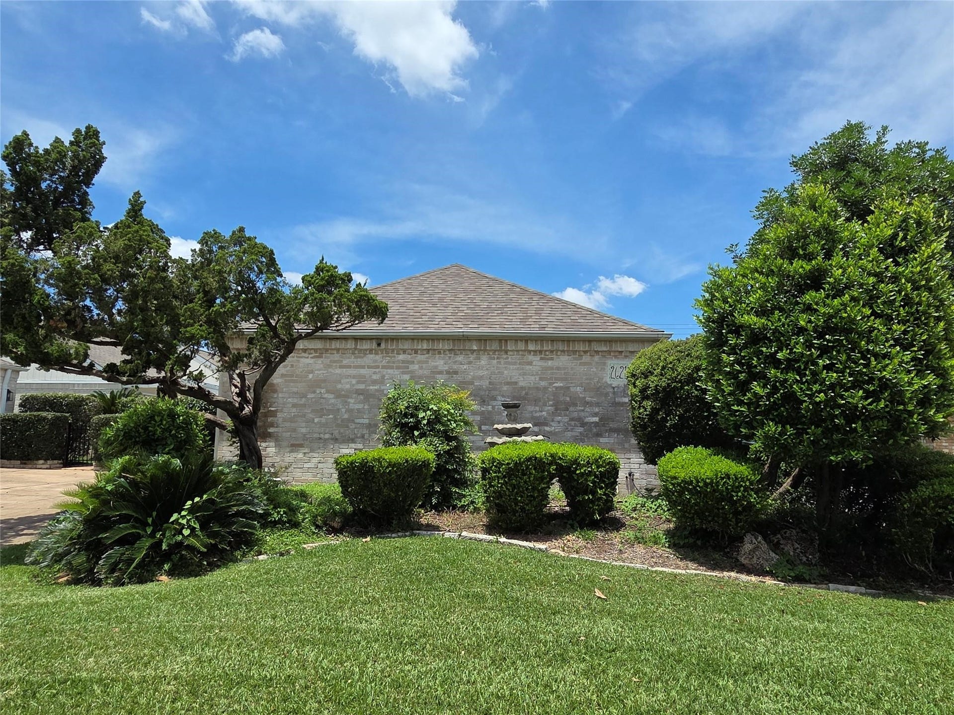 2621 Country Club Boulevard, Sugar Land, TX 77478 2621 Country Club Boulevard, Sugar Land, TX 77478
