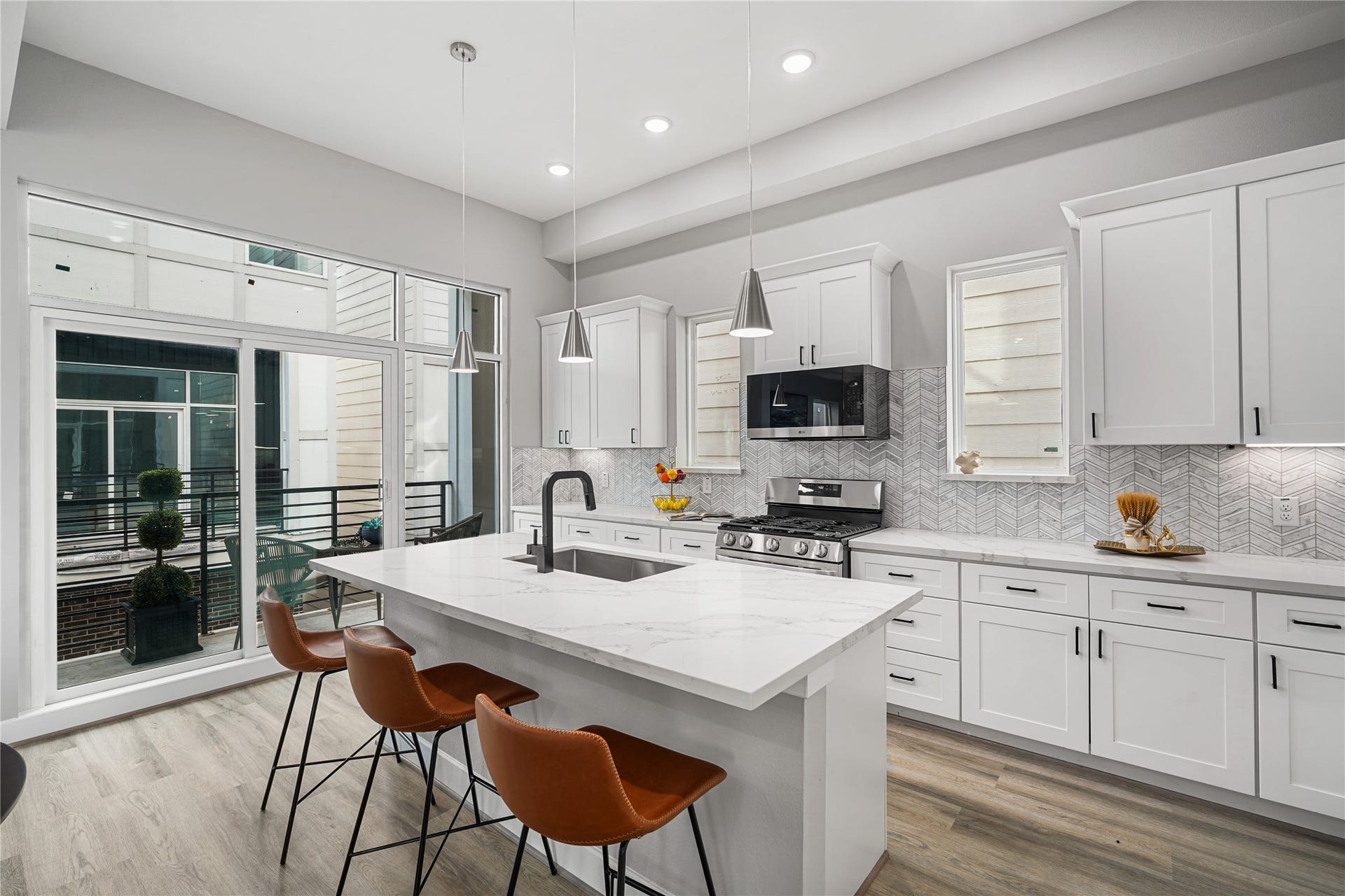 1222 W 18th Street, Houston, TX 77008 1222 W 18th Street, Houston, TX 77008