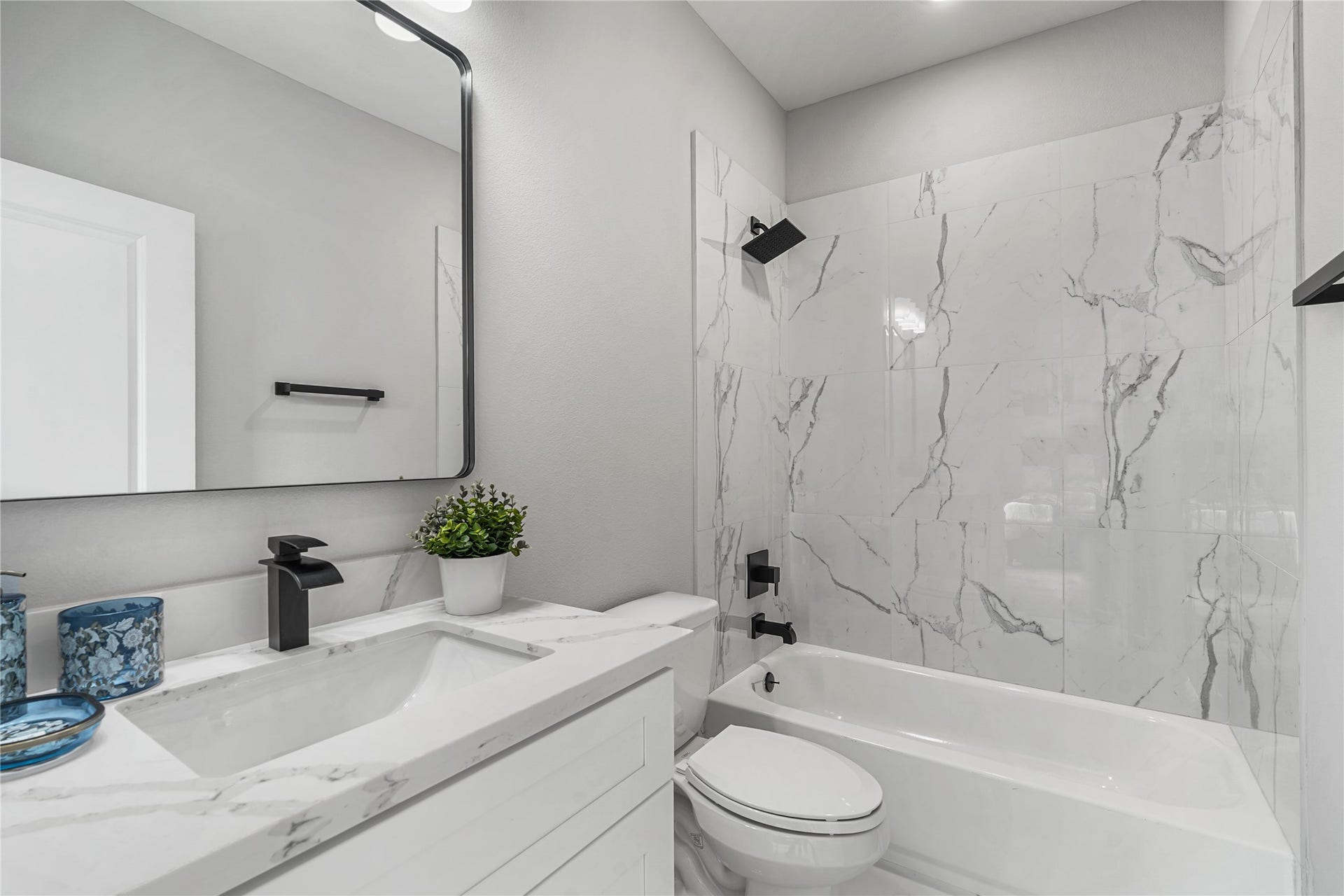 1222 W 18th Street, Houston, TX 77008 1222 W 18th Street, Houston, TX 77008