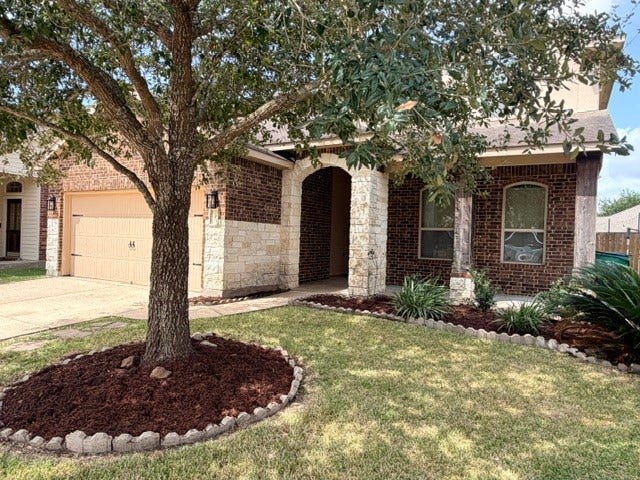 Property photo for 9 Supiro Court, Manvel, TX