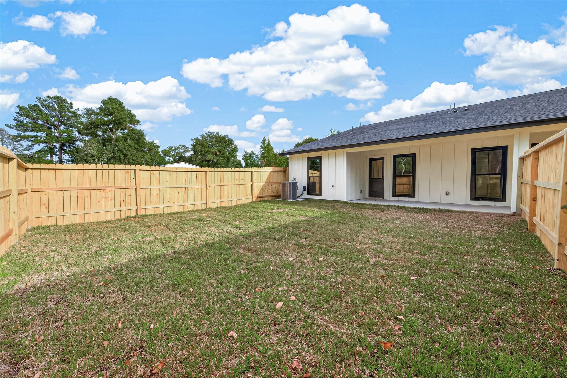 1060 Mann Road, #B, Conroe, TX 77303 Fenced in backyard.