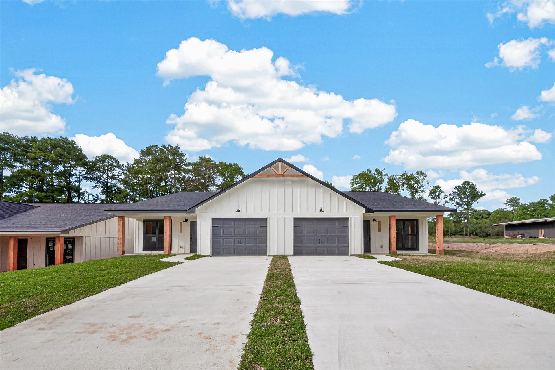 1060 Mann Road, #B, Conroe, TX 77303 Brand new, never lived in duplex!