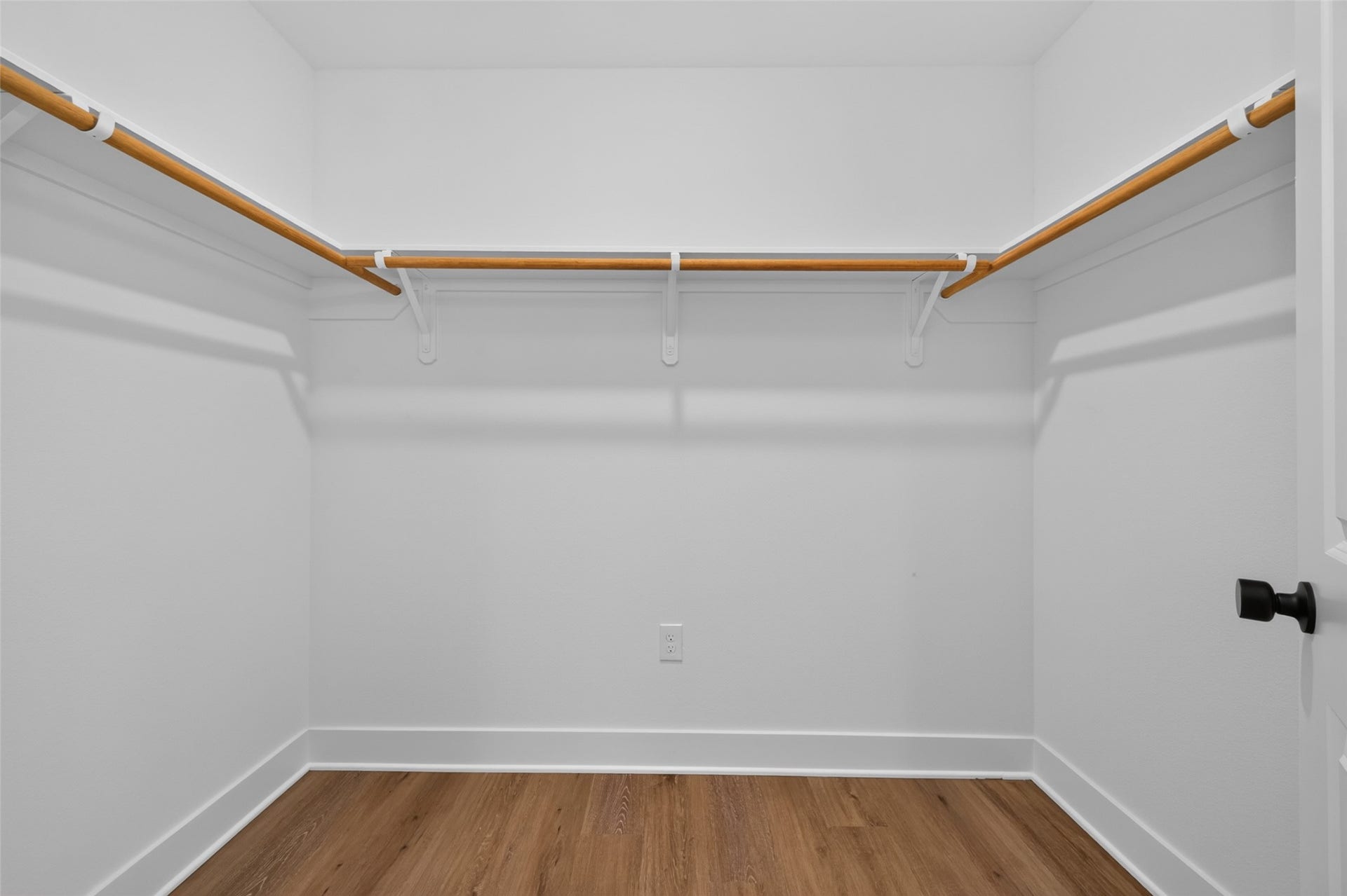 1060 Mann Road, #B, Conroe, TX 77303 Master closet.