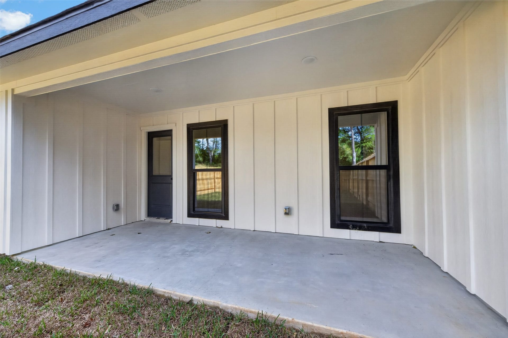 1060 Mann Road, #B, Conroe, TX 77303 Back covered patio.