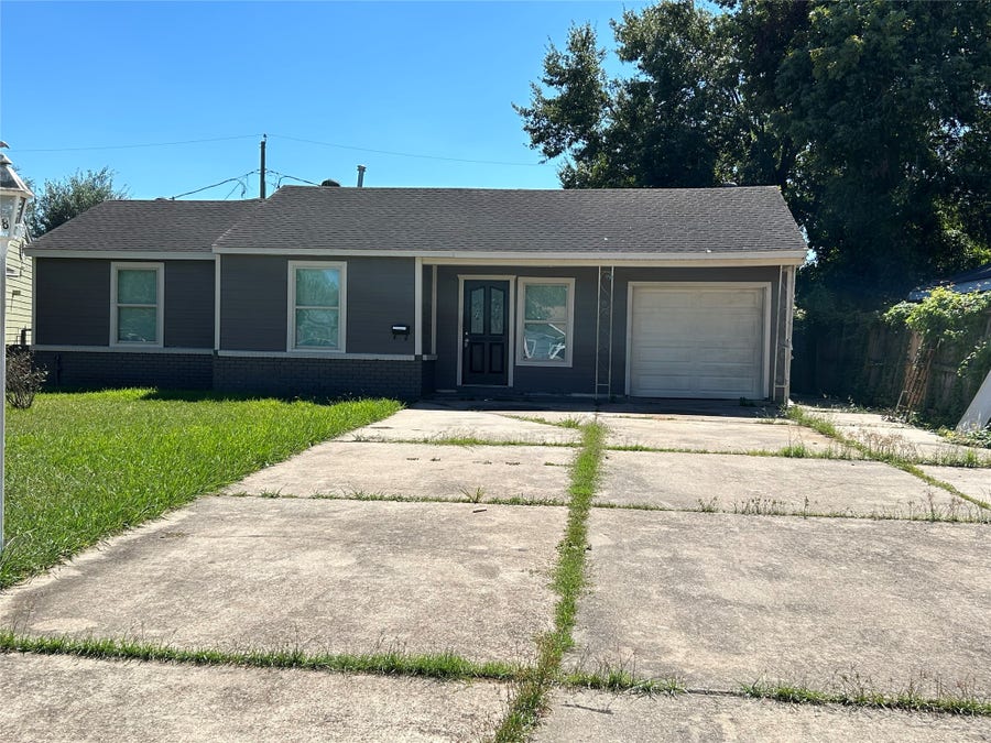 Property photo for 1108 Redbud Circle, Pasadena, TX