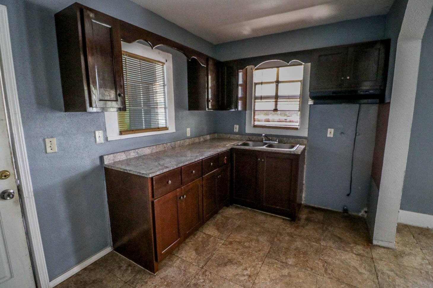 9243 E Avenue O, Houston, TX 77012 9243 E Avenue O, Houston, TX 77012
