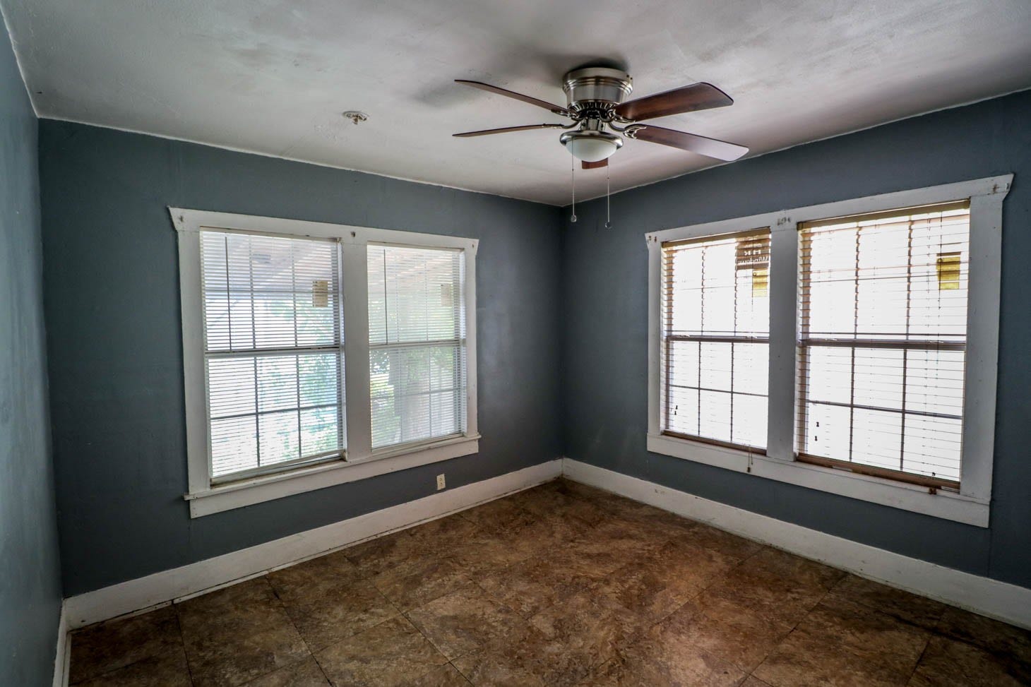 9243 E Avenue O, Houston, TX 77012 9243 E Avenue O, Houston, TX 77012