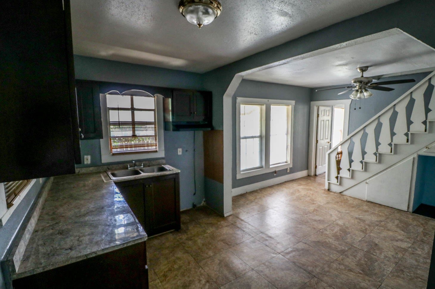 9243 E Avenue O, Houston, TX 77012 9243 E Avenue O, Houston, TX 77012