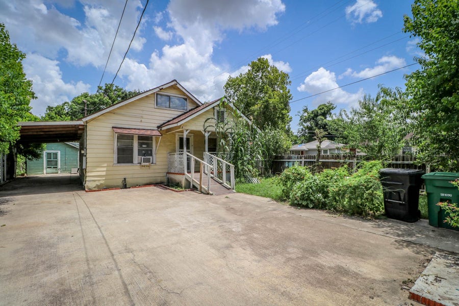 Property photo for 9243 E Avenue O, Houston, TX