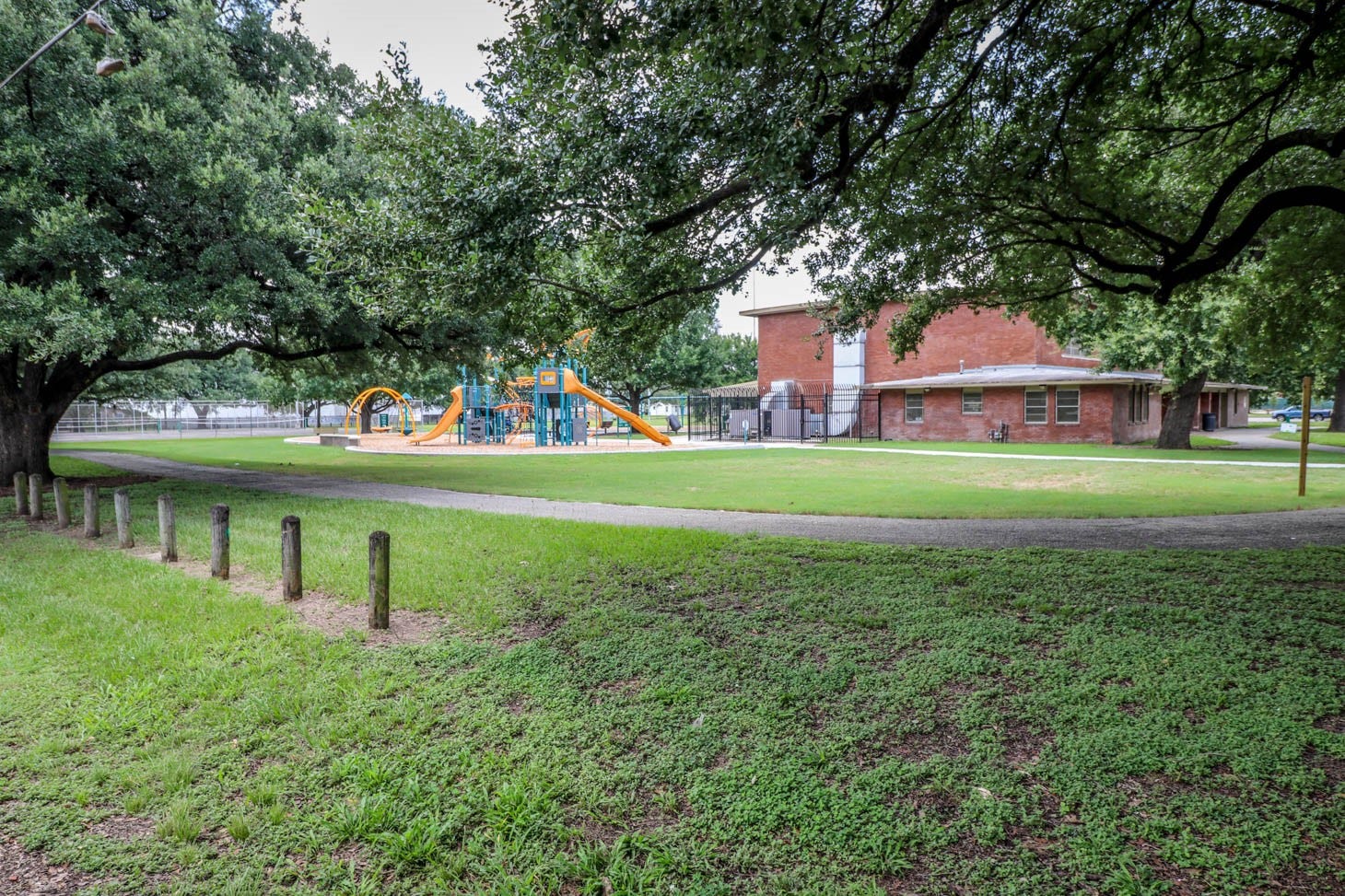 9243 E Avenue O, Houston, TX 77012 9243 E Avenue O, Houston, TX 77012