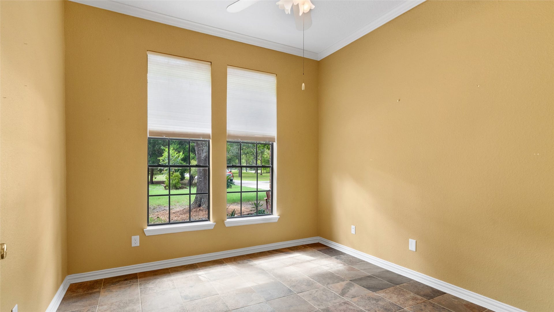 97 Avenue J, Dickinson, TX 77539 2nd bedroom