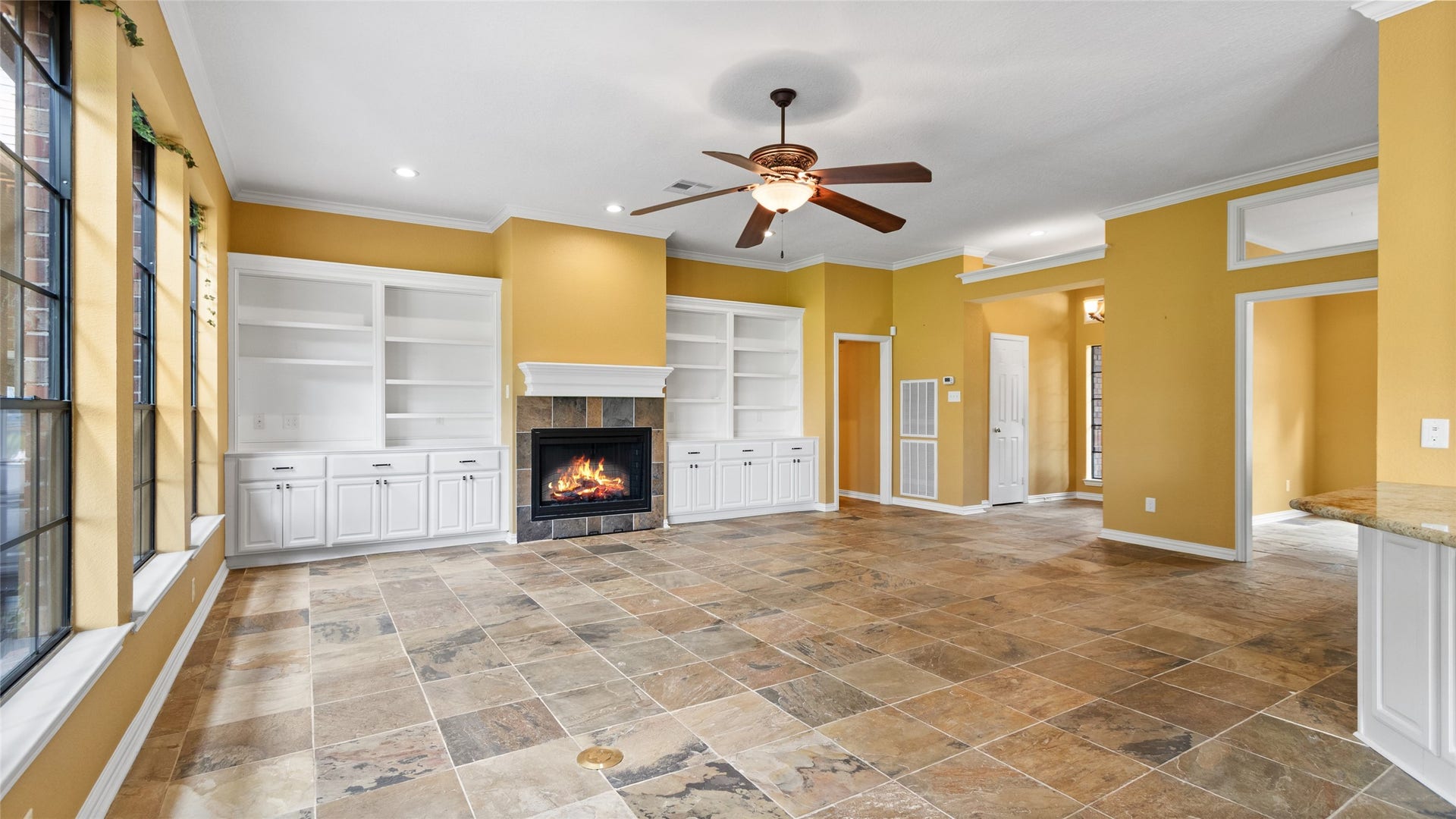 97 Avenue J, Dickinson, TX 77539 Designed for both seamless entertaining and everyday relaxation, the expansive living area features large windows that capture gorgeous, uninterrupted views of the water.
