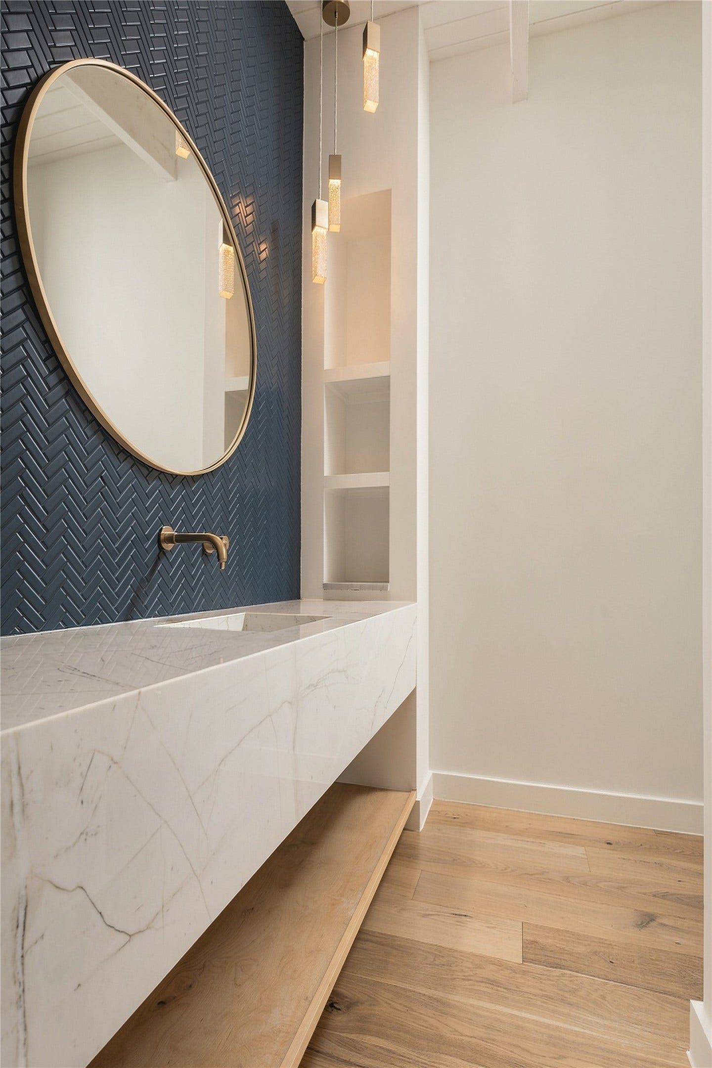 2510 Underwood Street, Houston, TX 77030 Powder Bath