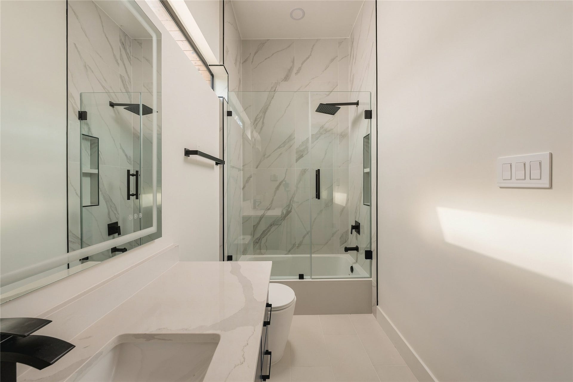 2510 Underwood Street, Houston, TX 77030 Bathroom 1