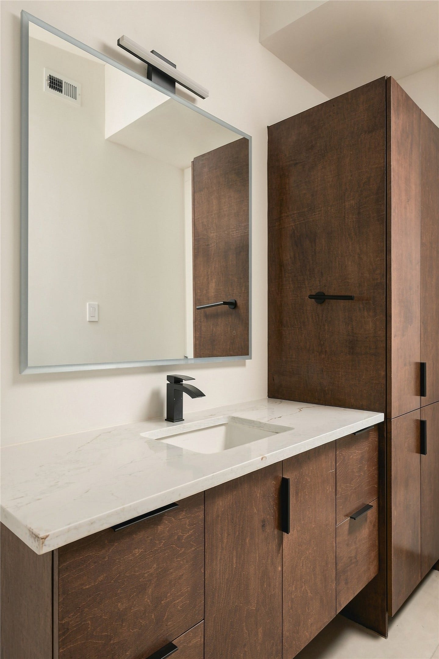 2510 Underwood Street, Houston, TX 77030 Bathroom 2
