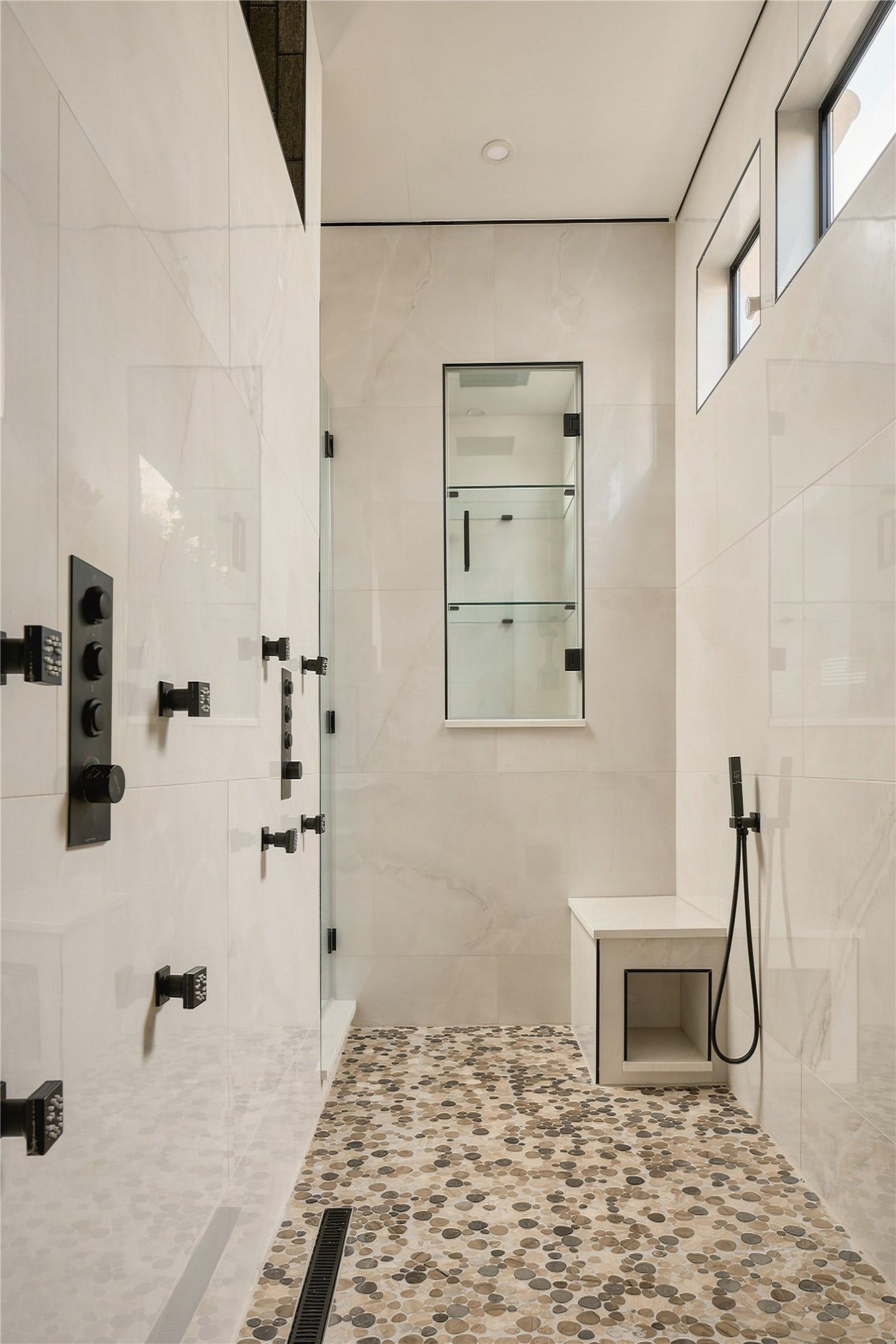 2510 Underwood Street, Houston, TX 77030 Primary Bathroom