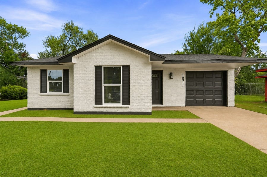 Property photo for 10911 Murr Way, Houston, TX