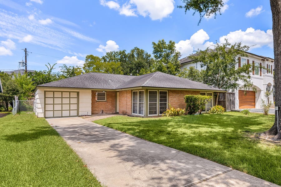Property photo for 5116 Evergreen Street, Bellaire, TX