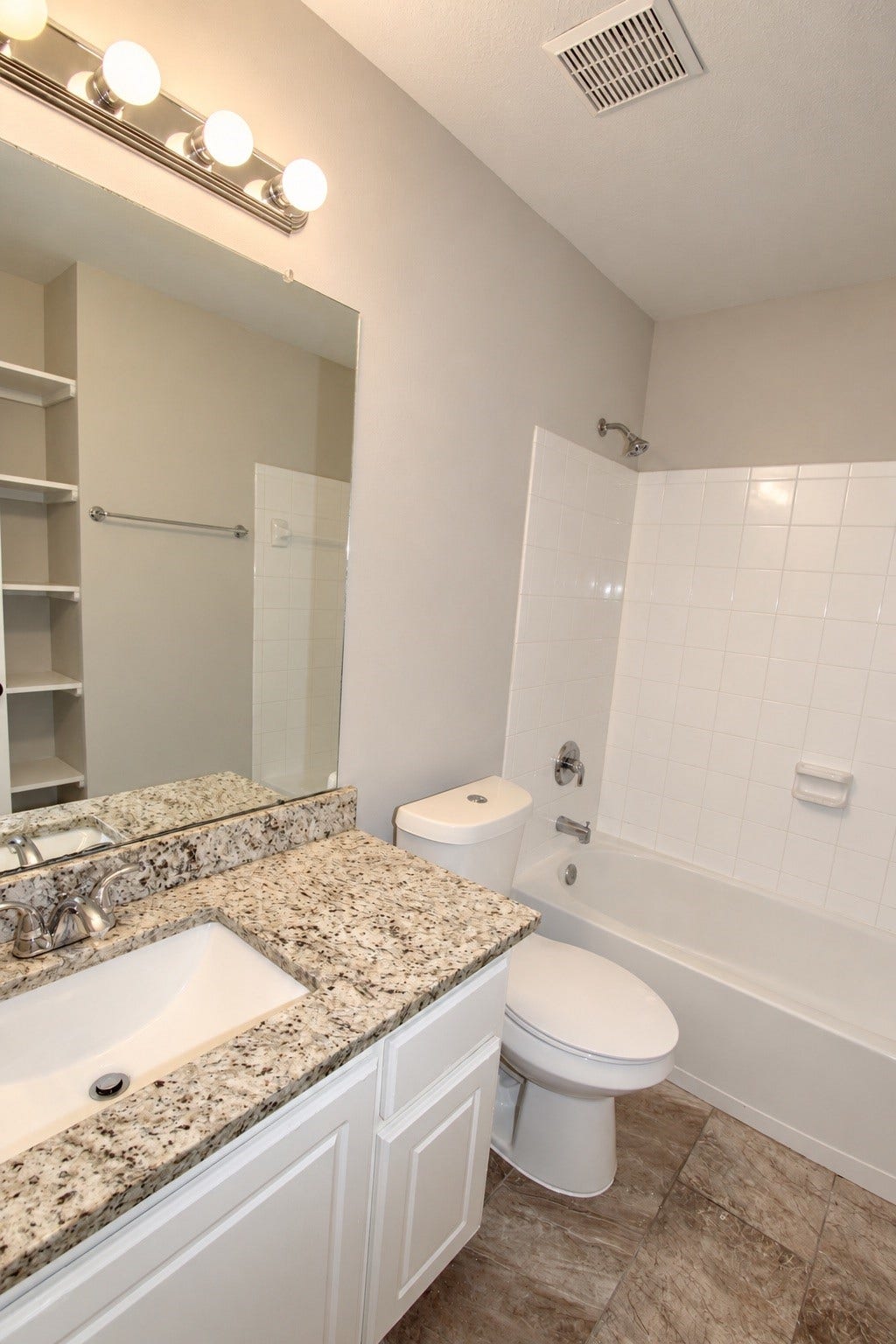 3111 Stratford Bend Drive, Sugar Land, TX 77498 Second Bathroom