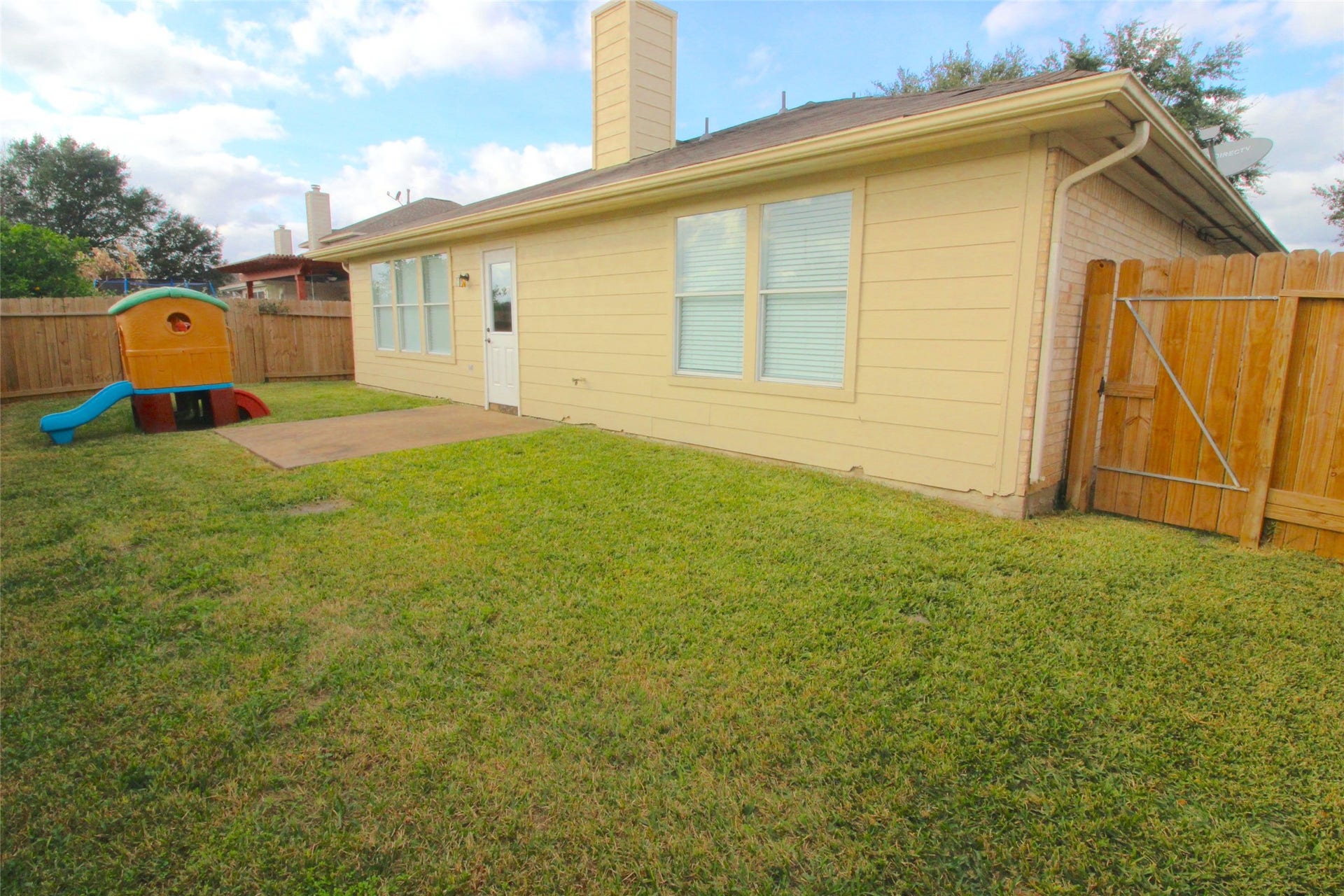 3111 Stratford Bend Drive, Sugar Land, TX 77498 Fully Fenced Backyard