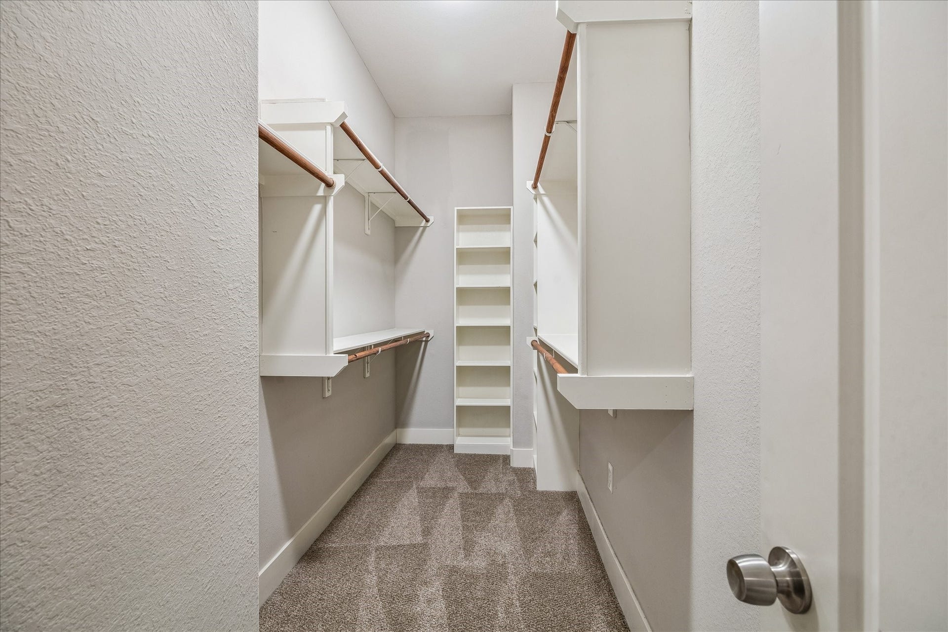 608 W 28th Street, #B, Houston, TX 77008 Yep, 1 of 2 huge Primary Suite walk-in closets! They both offer custom shelving and endless hanging rods, shelving and on & on! You can even customize it further if you desire or simply enjoy the lap of luxury right now! Finally!