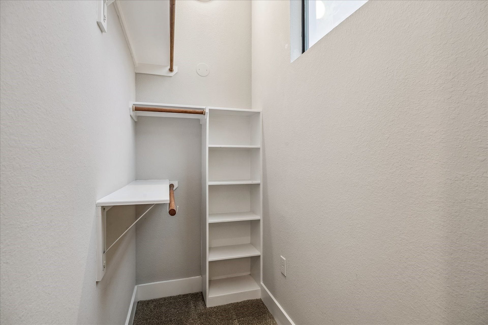 608 W 28th Street, #B, Houston, TX 77008 As mentioned prior! Enjoy 2 separate Walk-in Closets in the LAVISH Primary Suite! Here's a brief view at the 2nd walk-in closet. While the Builder upgraded it with the custom built-ins, it can easily be modified for your own needs/use if desired! Note the rare closet window and tall ceilings! ENJOY!