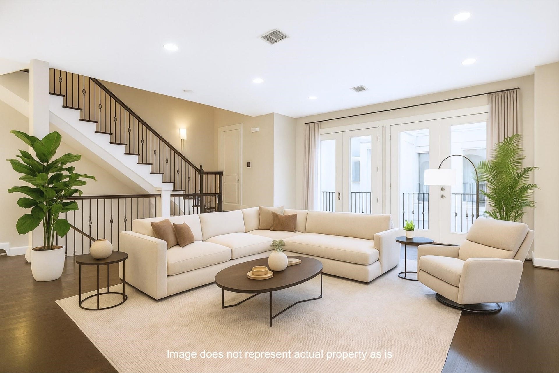 608 W 28th Street, #B, Houston, TX 77008 Virtually staged to illustrate how your furniture might look in this massive Family Room! NOTE: any large furniture pieces can easily fit in the huge open flowing space w/ brilliant light and windows!