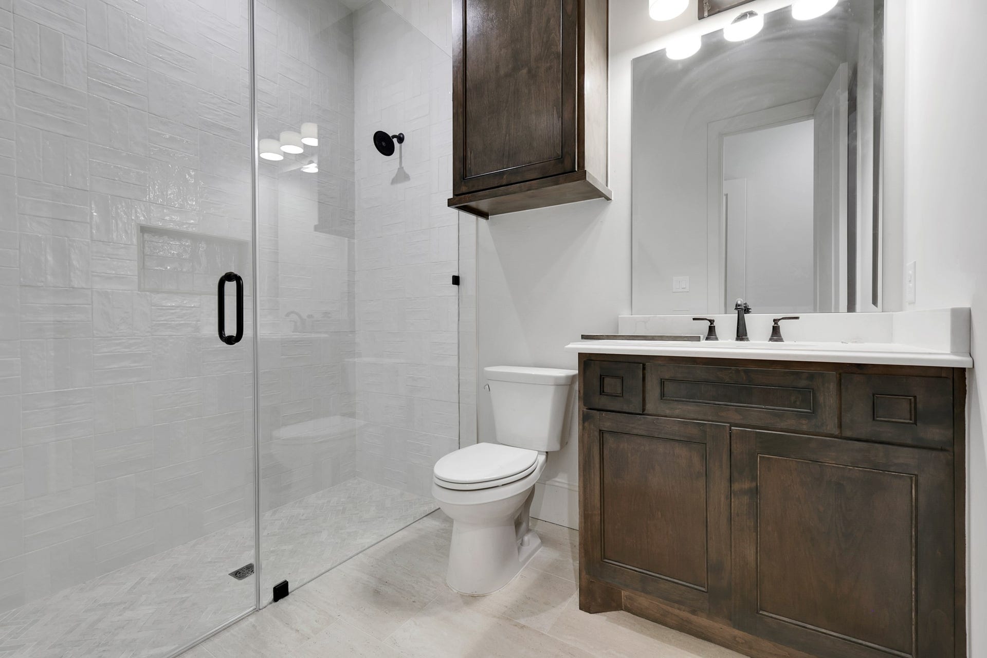 25083 Chisos Bend, Montgomery, TX 77316 Ensuite bath for bedroom 4