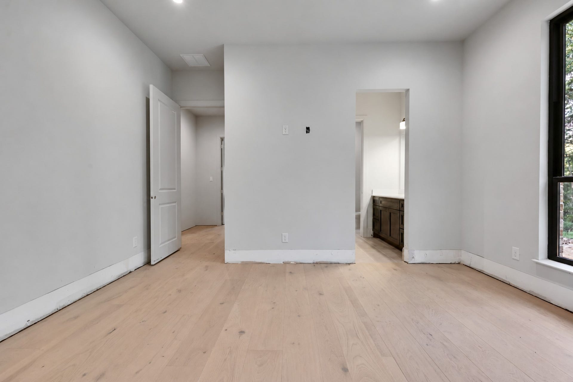 25083 Chisos Bend, Montgomery, TX 77316 Bedroom 3 with view of entrance