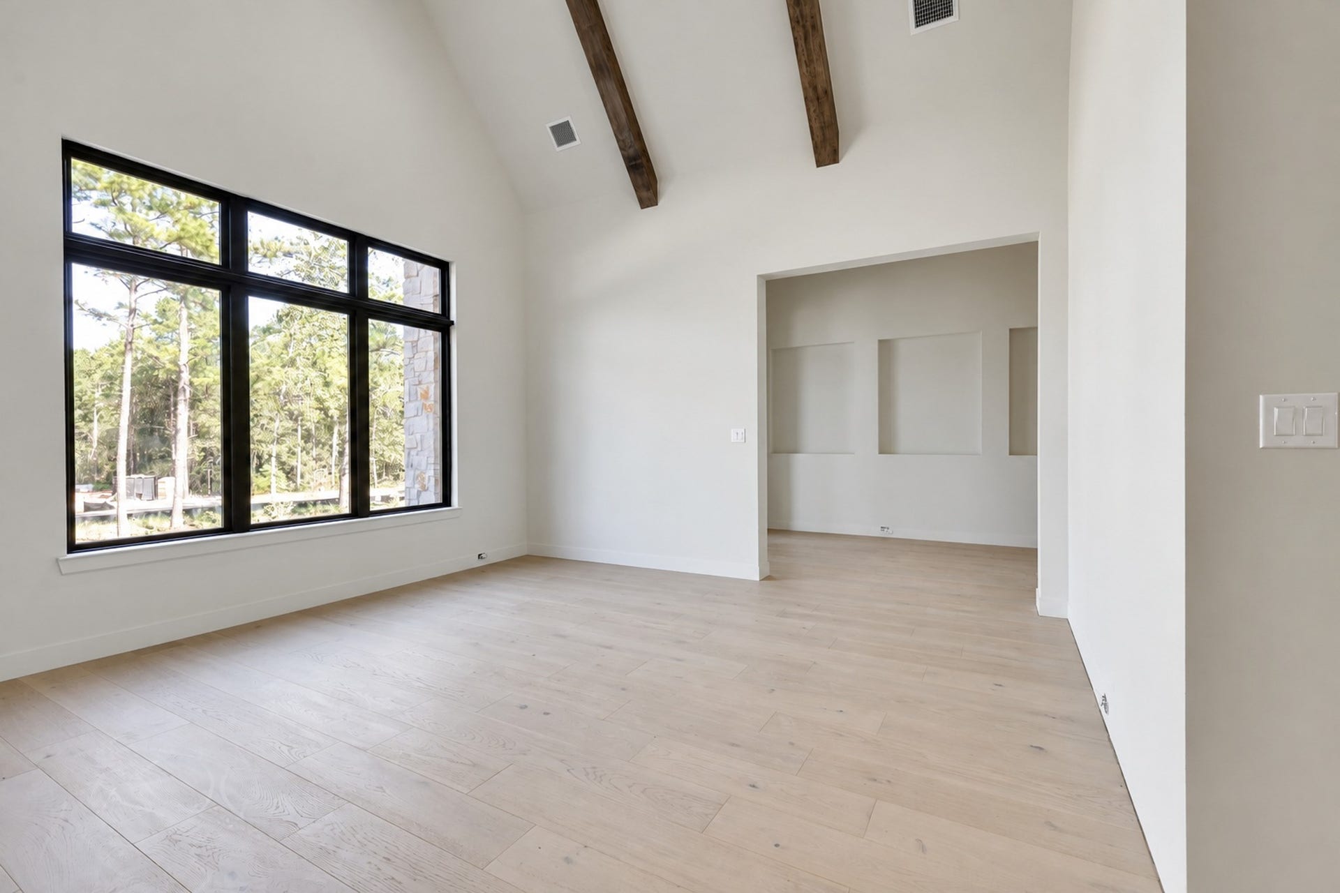25083 Chisos Bend, Montgomery, TX 77316 Dining room with high vaulted ceilings overlooking the front yard