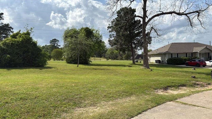 Property photo for 1403 E April Villas, Conroe, TX