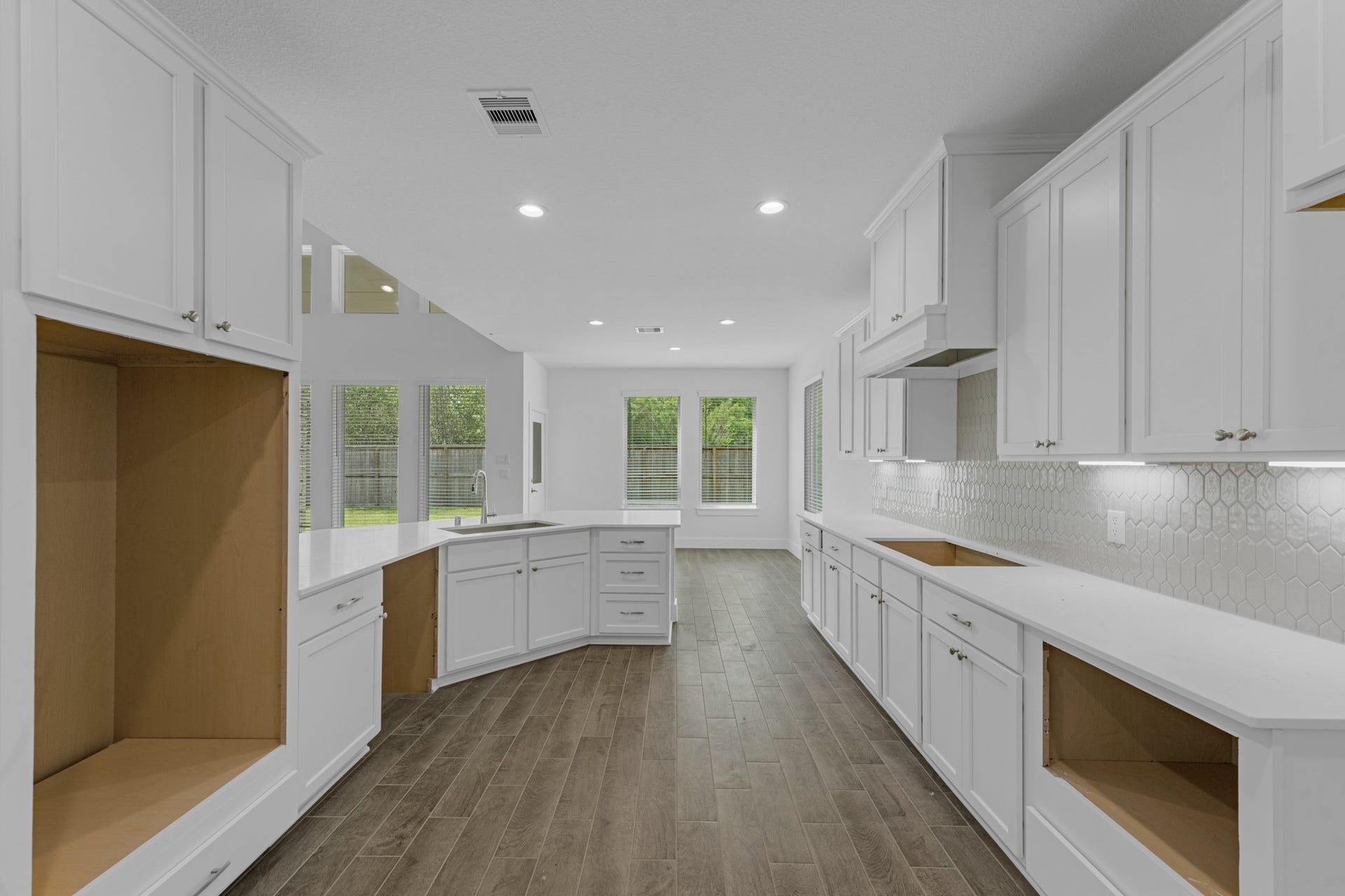 2104 Golden Spruce Lane, Conroe, TX 77301 2104 Golden Spruce Lane, Conroe, TX 77301