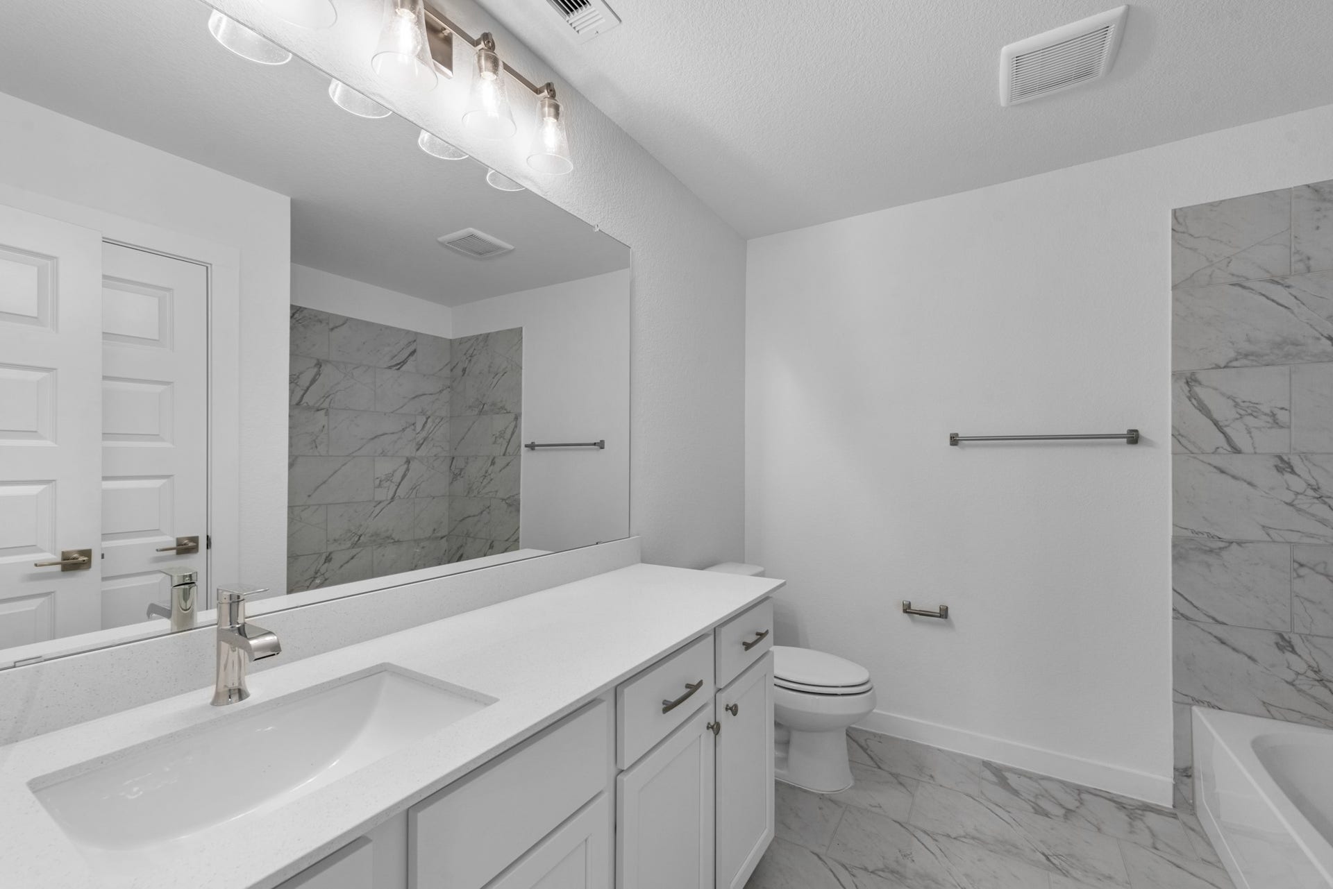 2104 Golden Spruce Lane, Conroe, TX 77301 2104 Golden Spruce Lane, Conroe, TX 77301