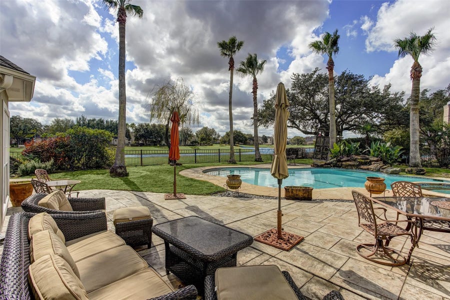 Property photo for 13703 Lakeshore Way Cove, Houston, TX