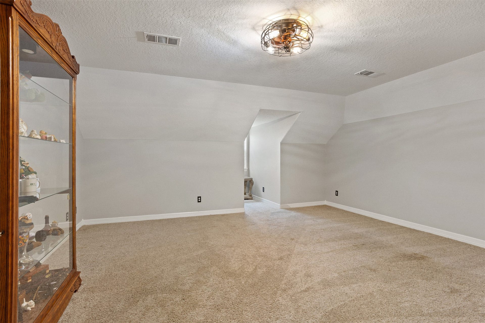 14675 Broken Arrow Road, Santa Fe, TX 77517 Large Flex Space Upstairs