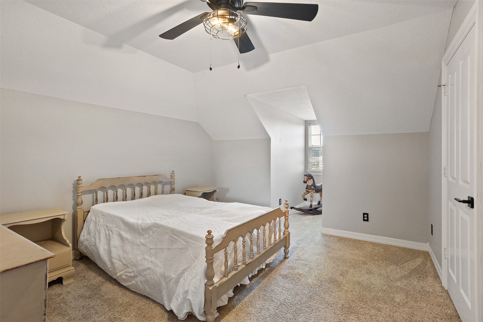 14675 Broken Arrow Road, Santa Fe, TX 77517 Secondary Bedroom Upstairs