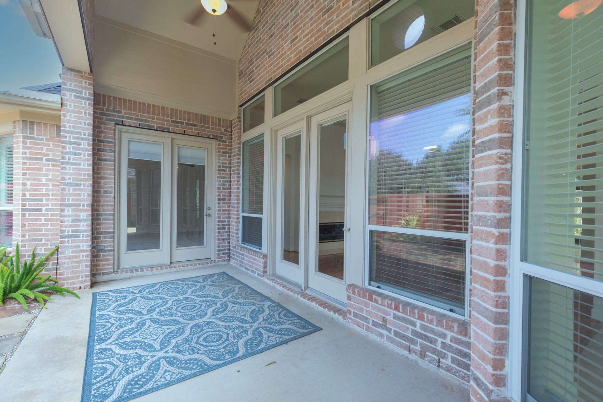 3307 Mcmahon Way, Missouri City, TX 77459 Exterior High ceiling covered porch by outside of family room
