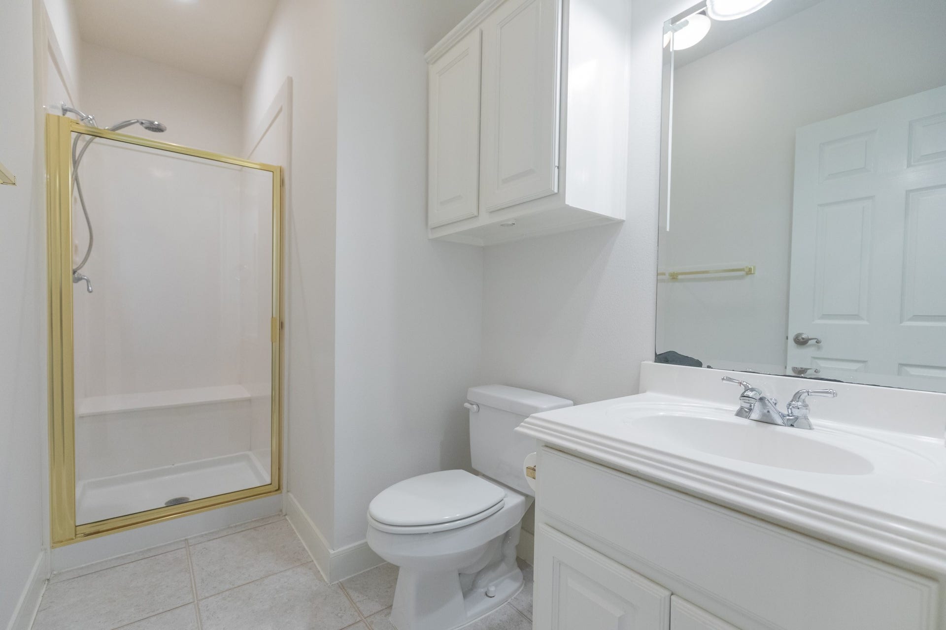 3307 Mcmahon Way, Missouri City, TX 77459 2nd Bathroom with walk-in Shower and Built-in Seat