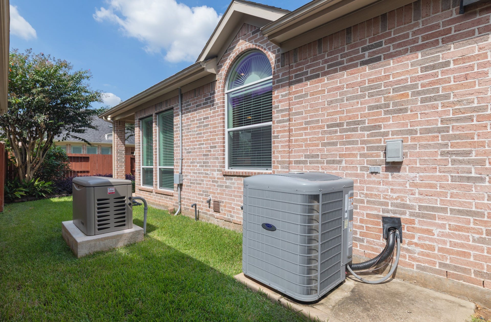 3307 Mcmahon Way, Missouri City, TX 77459 Recent updates including a new HVAC system (2025), a full-home automated natural gas generator (2025) for whole house
